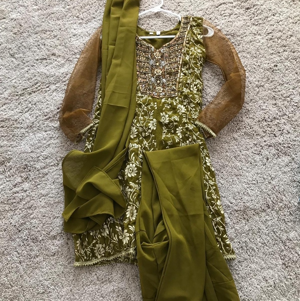 Beautiful Indian/pakistani outfit